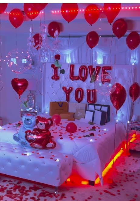 Romantic Red and White Room Decoration with Balloons and LED Lights for Love Surprise