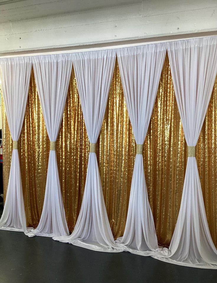 Luxury Gold and White Sequin Fabric Backdrop For Parties and Weddings