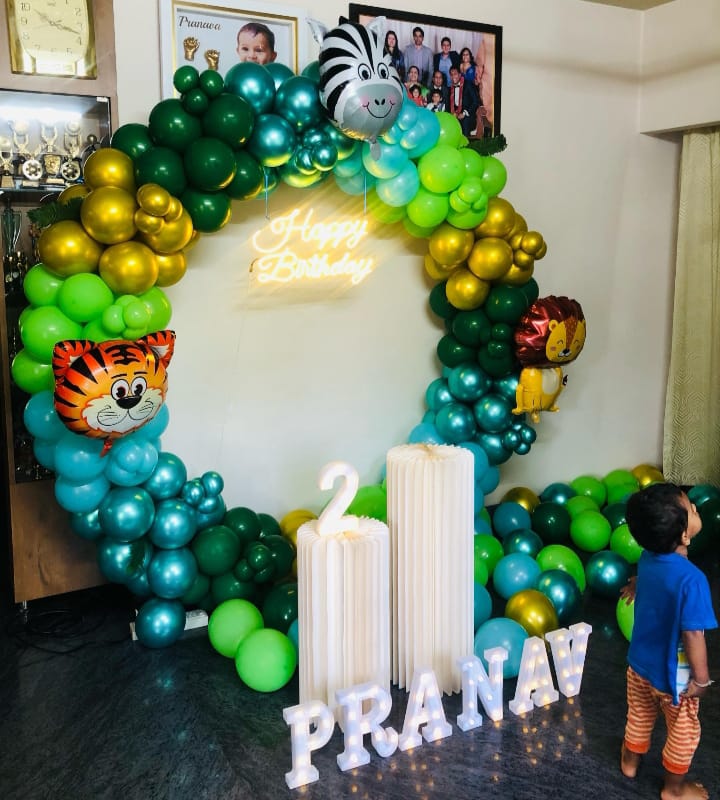 Kids Jungle Birthday Balloon Arch In Green Blue With Neon Sign And Animal Balloons