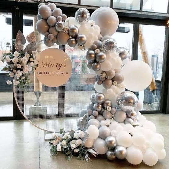 Silver & White Bridal Shower Ring Decoration – balloon and flower decoration by ARVDecor