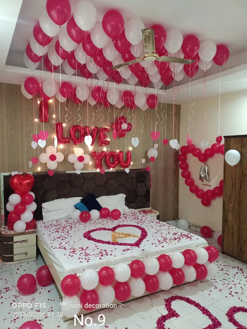 I Love You Pink & White Room Decoration